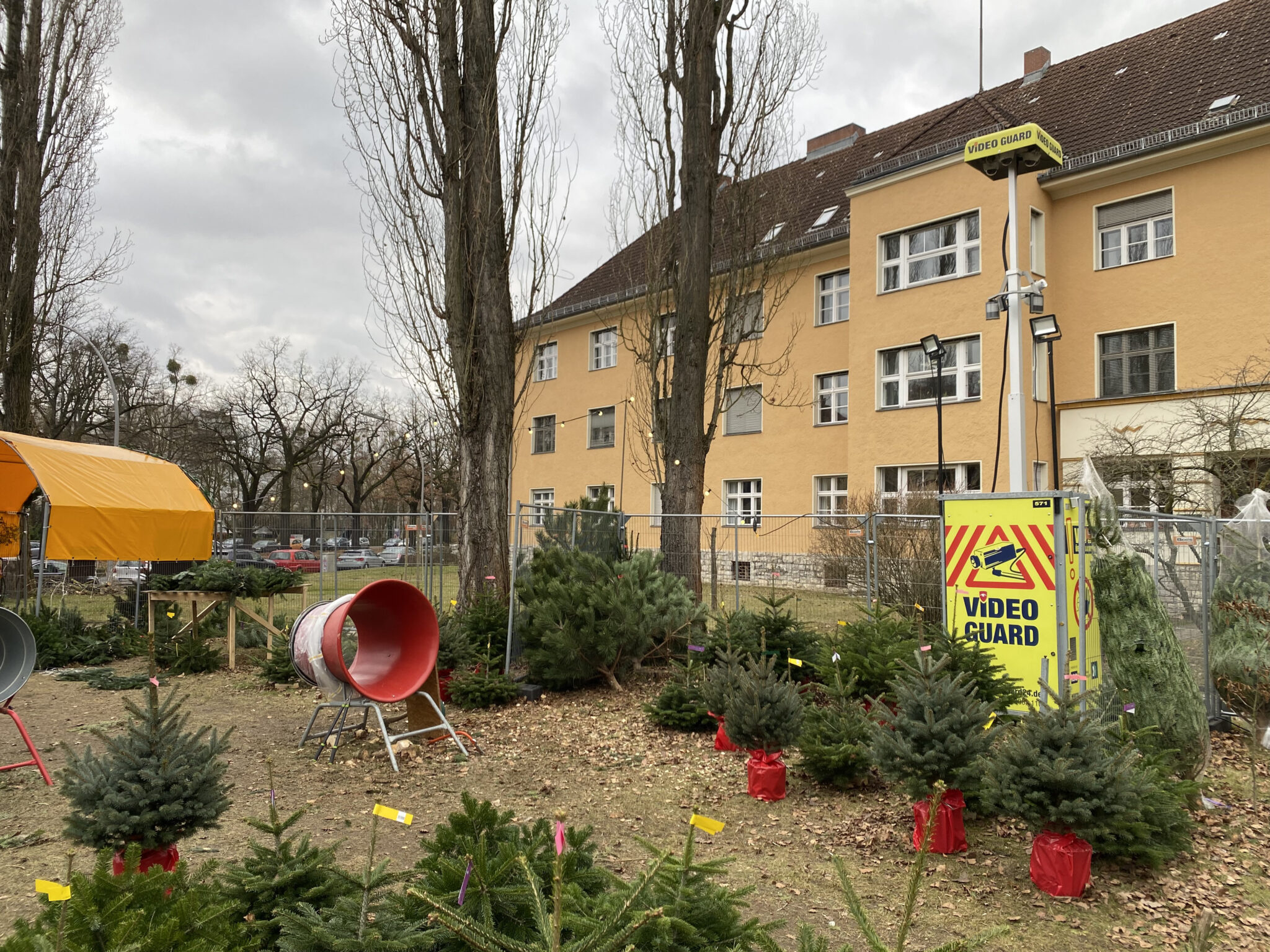 Video Guard schützt Weihnachtsbaumverkauf vor Diebstahl